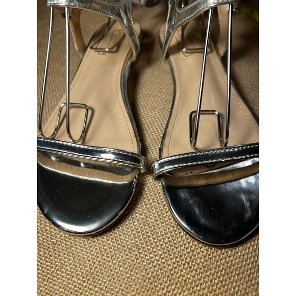 Silver Sandals with Bows- Big Girls size 3.5 Xian Meng Xian Ying - Picture 8 of 15